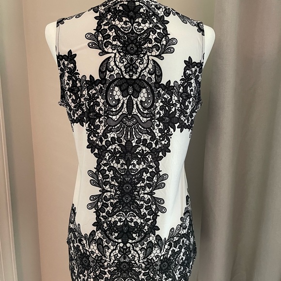 INC black & cream sleeveless blouse - Picture 3 of 9